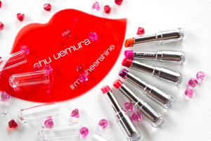 Thiết kế sang trọng và tinh tế của son Shu Uemura 561